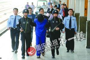 重庆商场爆料案件最新,揭秘惊人内幕，真相令人震惊！  第1张